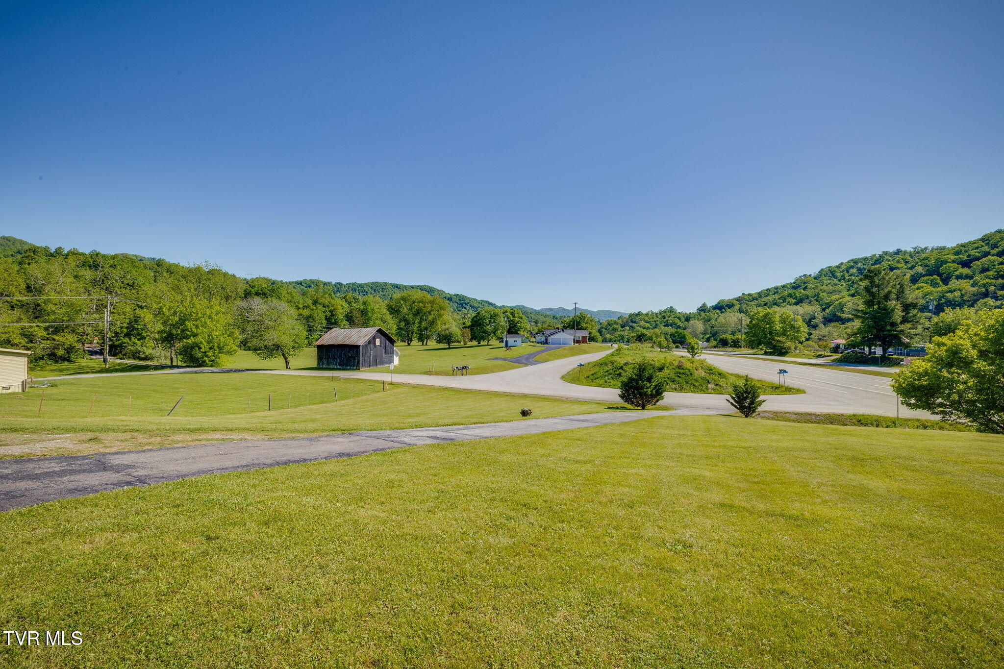 117 Kelly Road Pennington Gap, VA 24277 - Photo 4 of 41 004