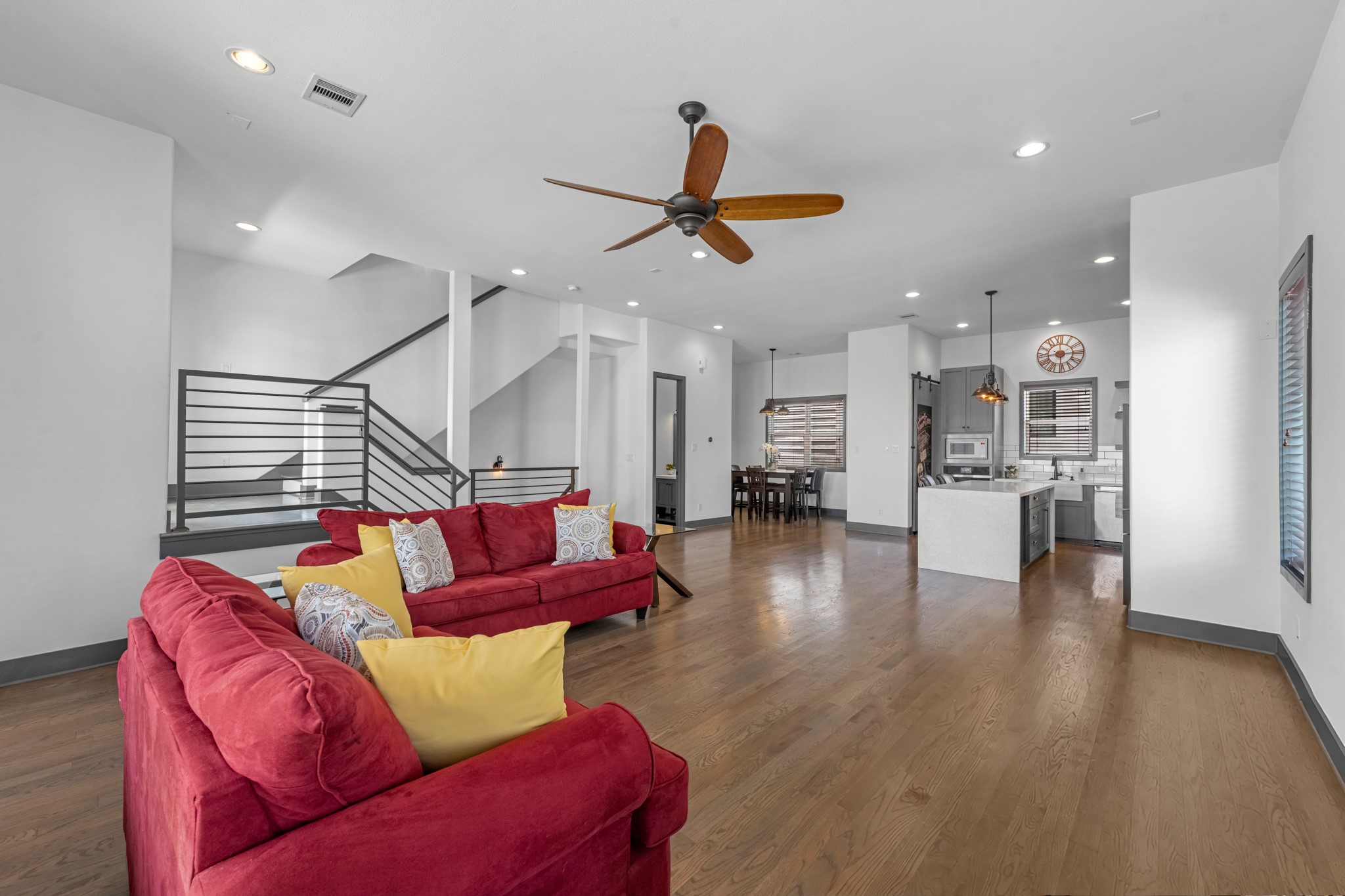 5802 Kansas Street Houston, TX 77007 - Photo 5 of 12 View Living Room(2 Couches included)