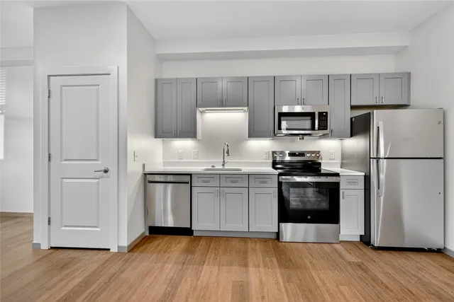 $1,875 | 1624 Lonsdale Avenue, Unit 101 201 301 308, Lincoln, RI 02865