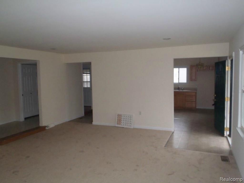 21164 Middlebelt Road New Boston, MI 48164 - Photo 10 of 10 9499_I.jpg
