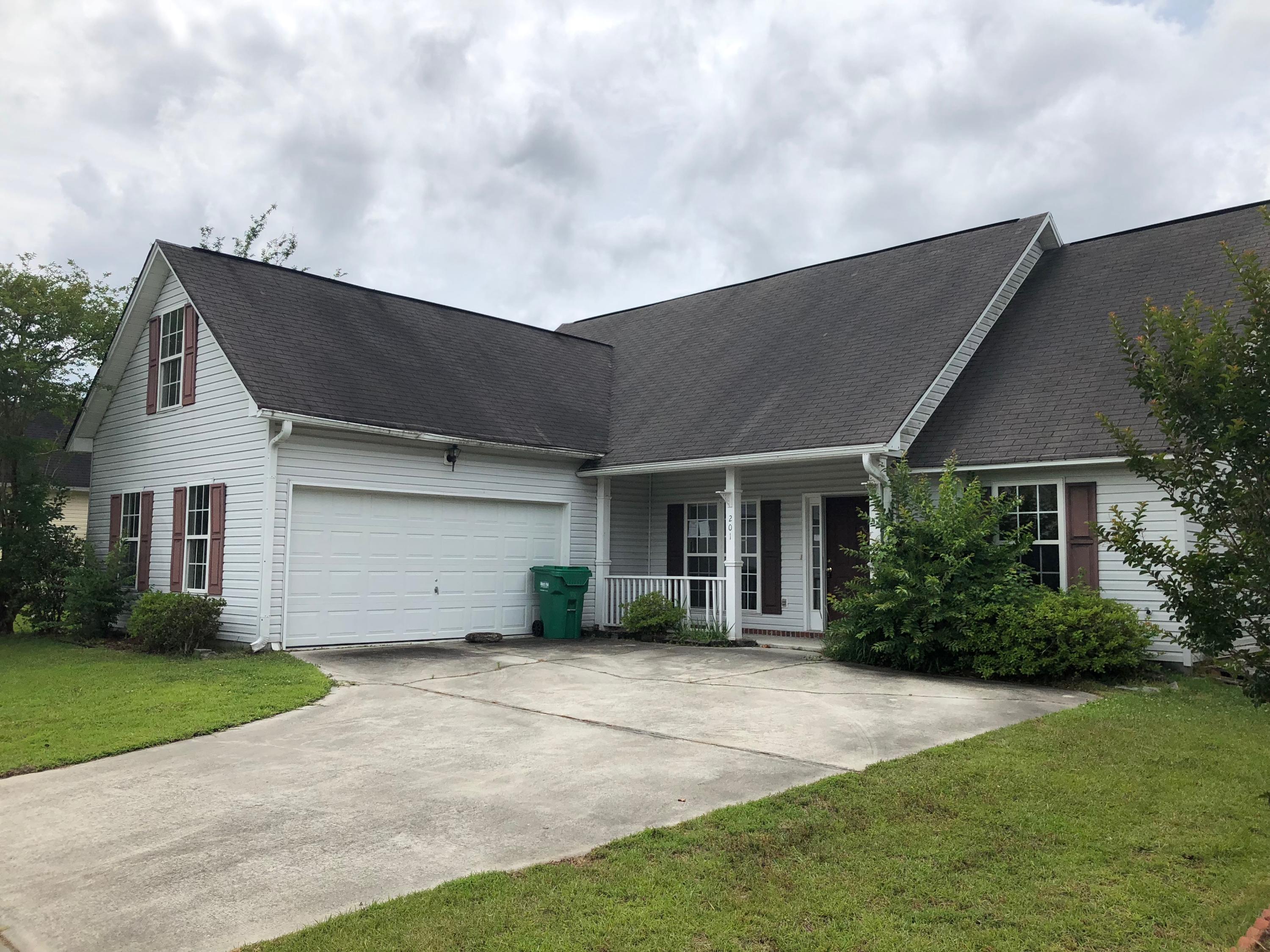 201 Burnham Road Summerville, SC 29485 - Photo 2 of 16 IMG_0639