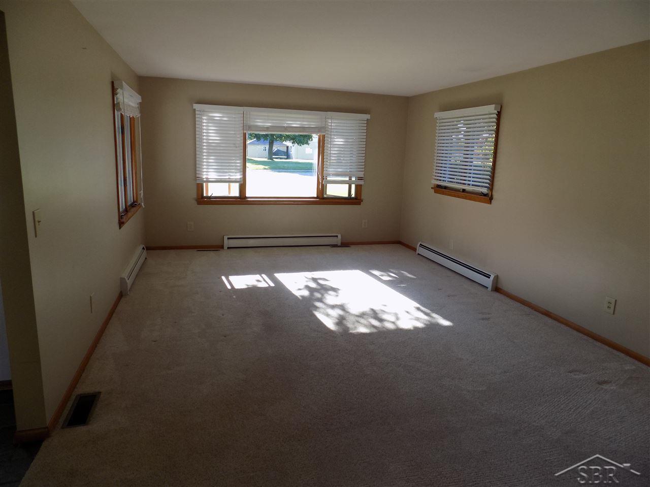 1946 South Reese Road Reese, MI 48757 - Photo 13 of 16 31382160-12.JPG