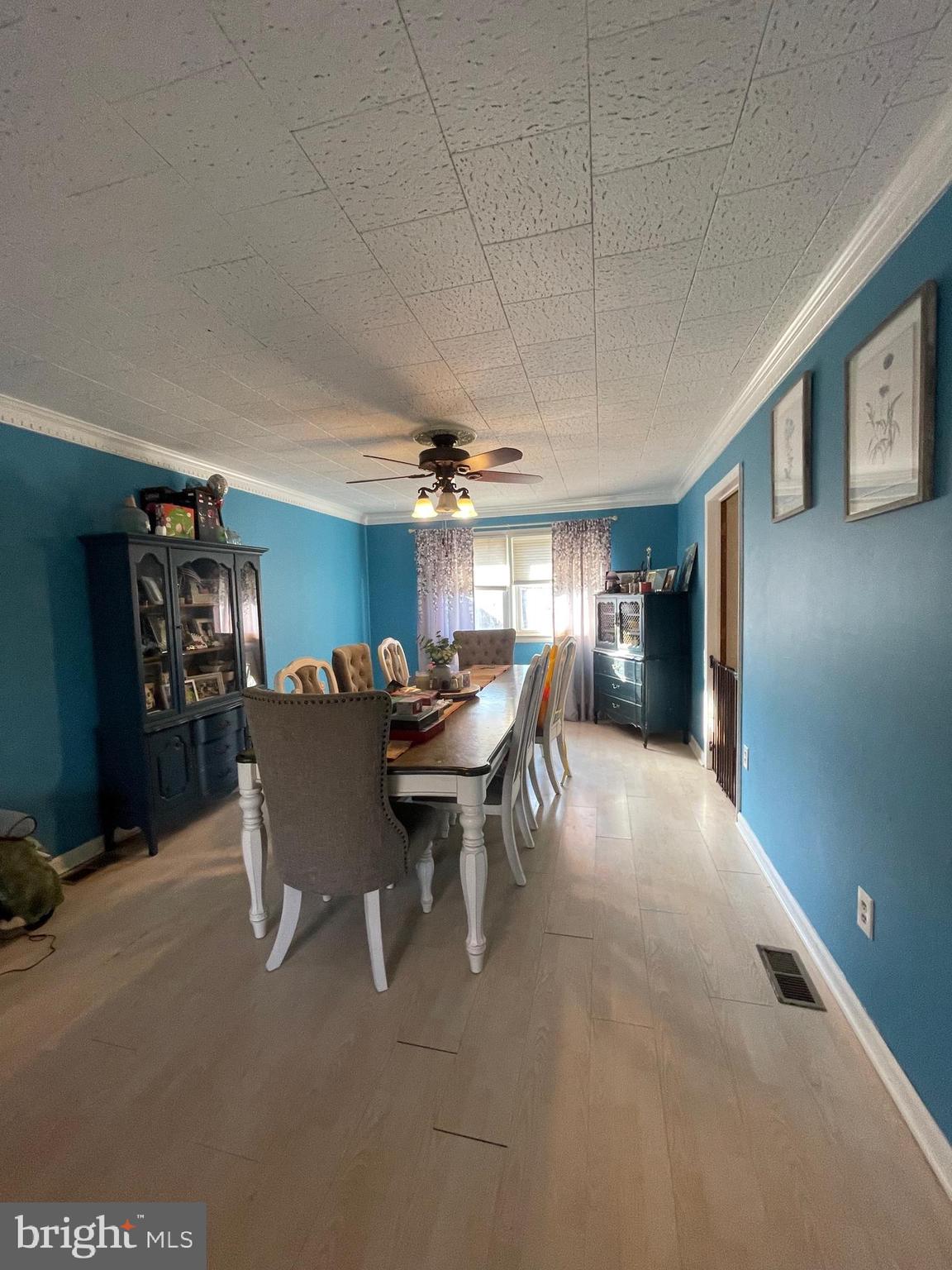 150 North Smith Terrace Clementon, NJ 08021 - Photo 6 of 26 a view of a dining room with furniture and a livingroom