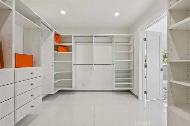 a view of walk in closet