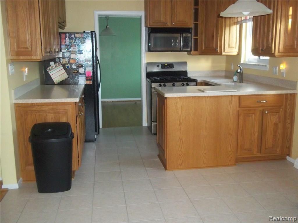 14348 Cranbrook Road Sterling Heights, MI 48312 - Photo 4 of 19
