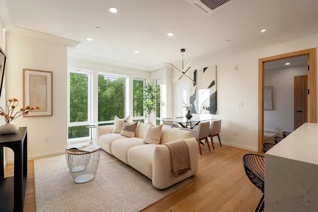 $689,000 | 388 Washington Street, Unit 302, Quincy, MA 02169