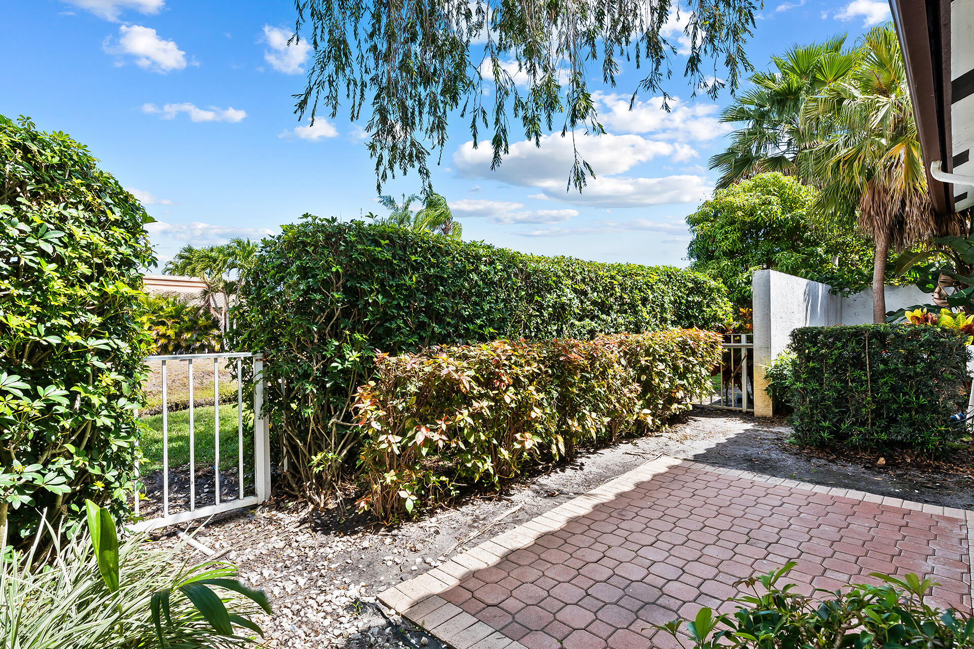 23085 Via Stel Boca Raton, FL 33433 - Photo 27 of 33 Outside