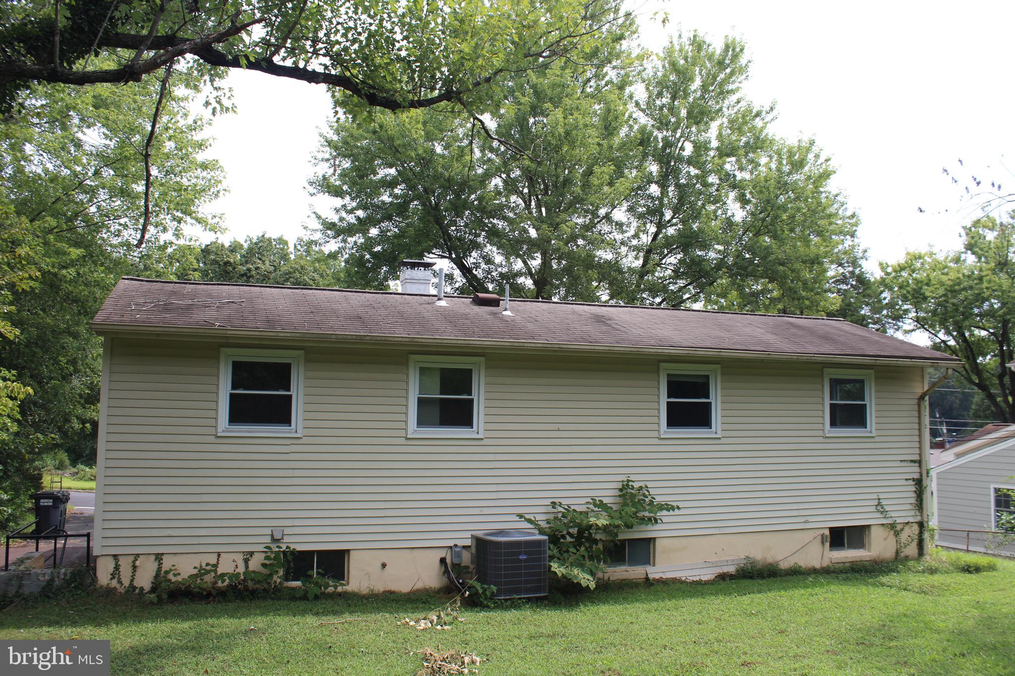 4404 Roundhill Road Alexandria, VA 22310 - Photo 14 of 18 Back Exterior