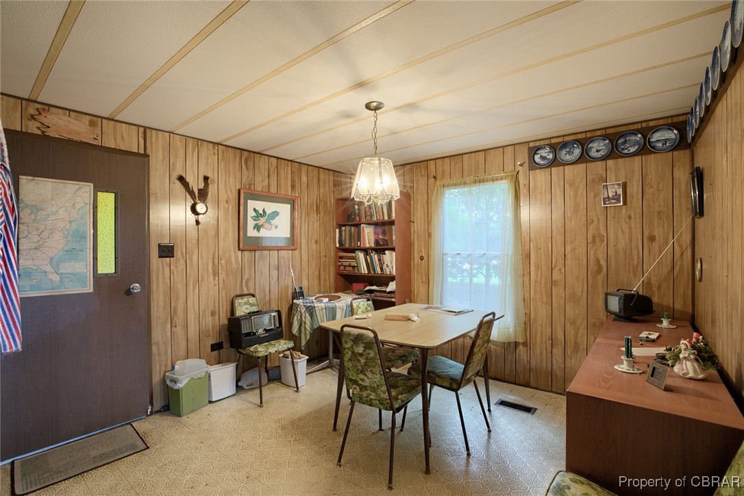 5799 Clay Bank Road Gloucester, VA 23061 - Photo 6 of 13 Eat-in Dining Area