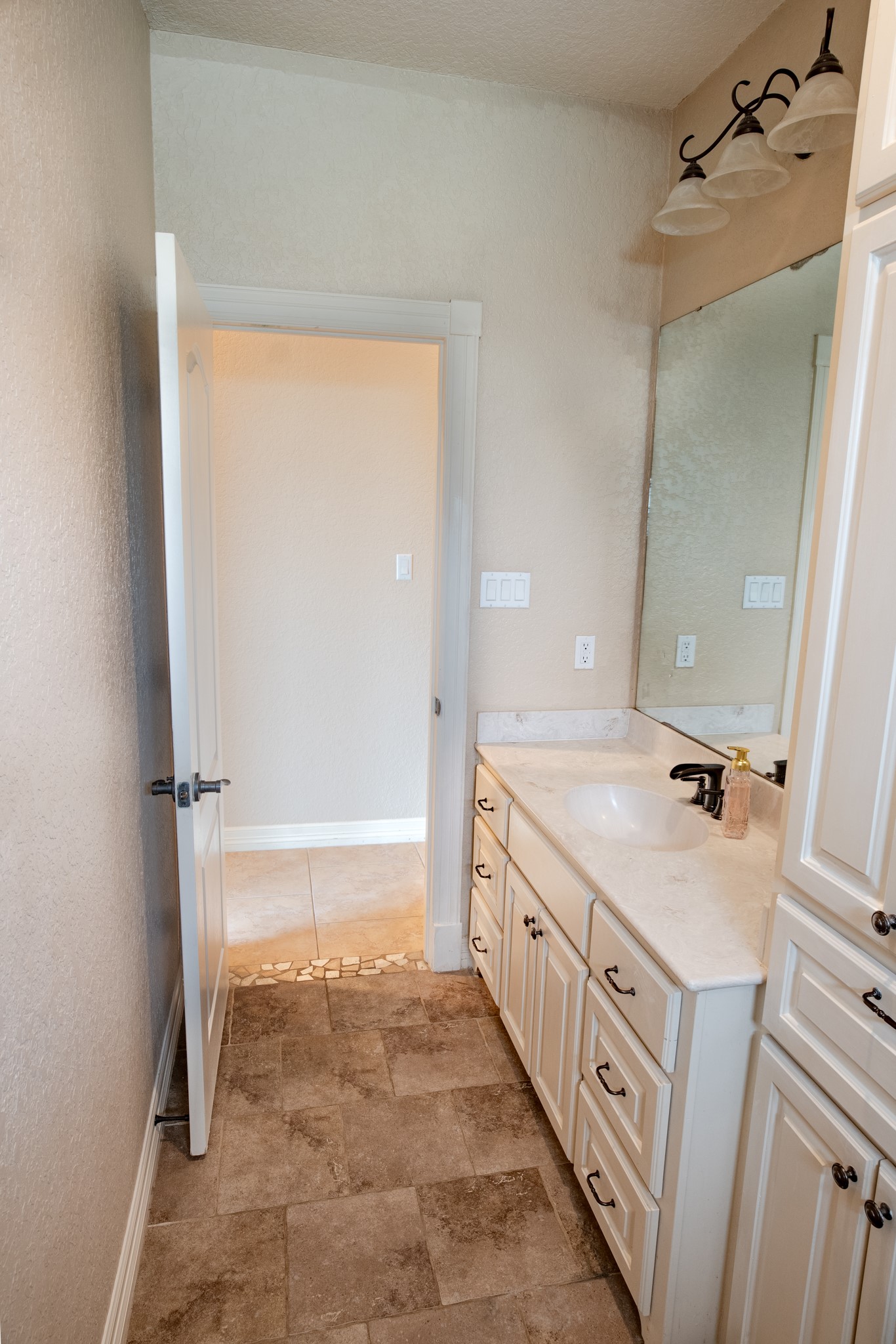 544 Wagon Wheel Trail Angleton, TX 77515 - Photo 21 of 45