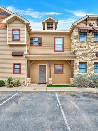 $1,800 | 2410 South 2nd Street, Unit 1056, Waco, TX 76706