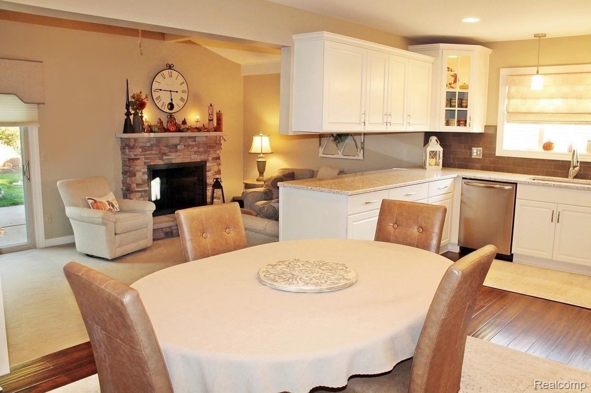 7424 Provincial Road Canton, MI 48187 - Photo 10 of 58 IMG_1751.JPG