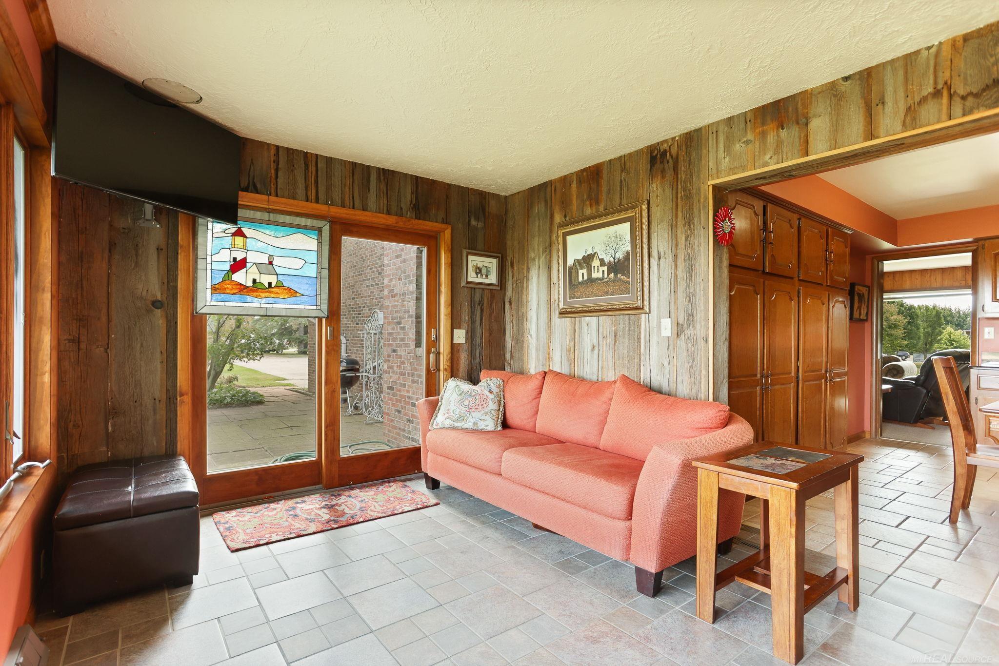 160 West Deckerville Road Caro, MI 48723 - Photo 27 of 62 50159027-e0d26fa3-d998-4d79-9885-b63691d7408b.JPG
