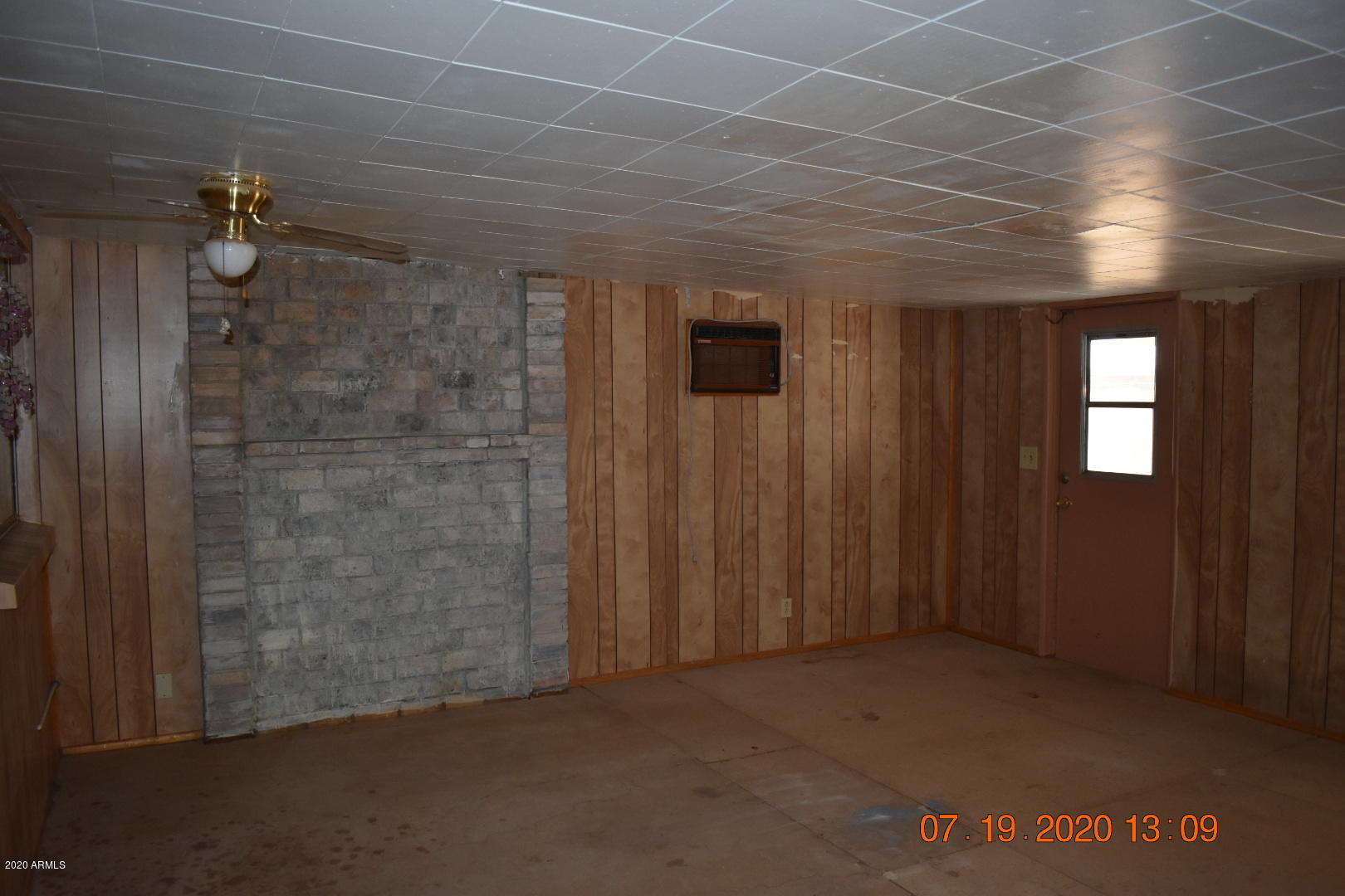 1507 West Escuda Road Phoenix, AZ 85027 - Photo 5 of 16 a view of a hallway