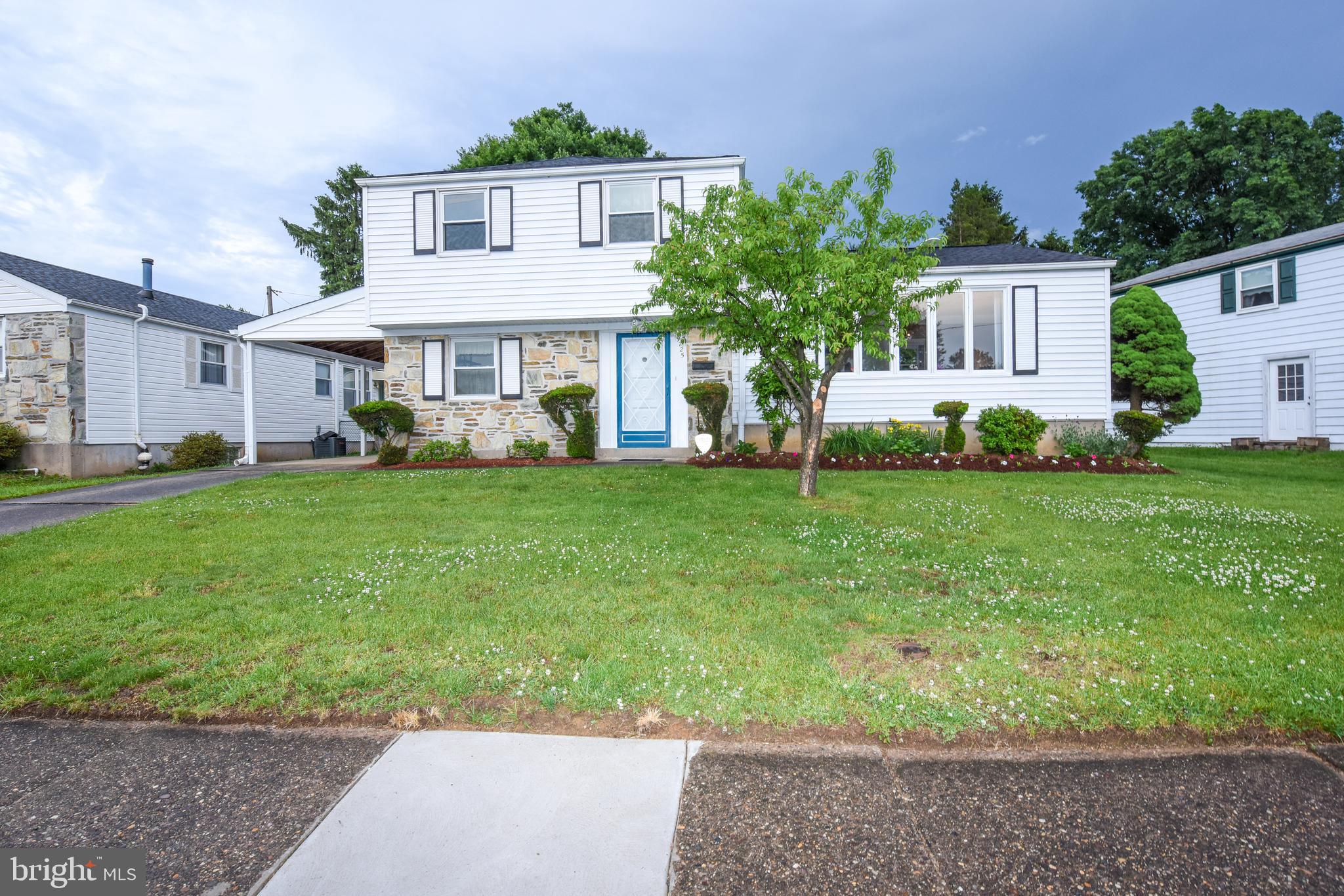 9725 Chapel Road Philadelphia, PA 19115 - Photo 1 of 29