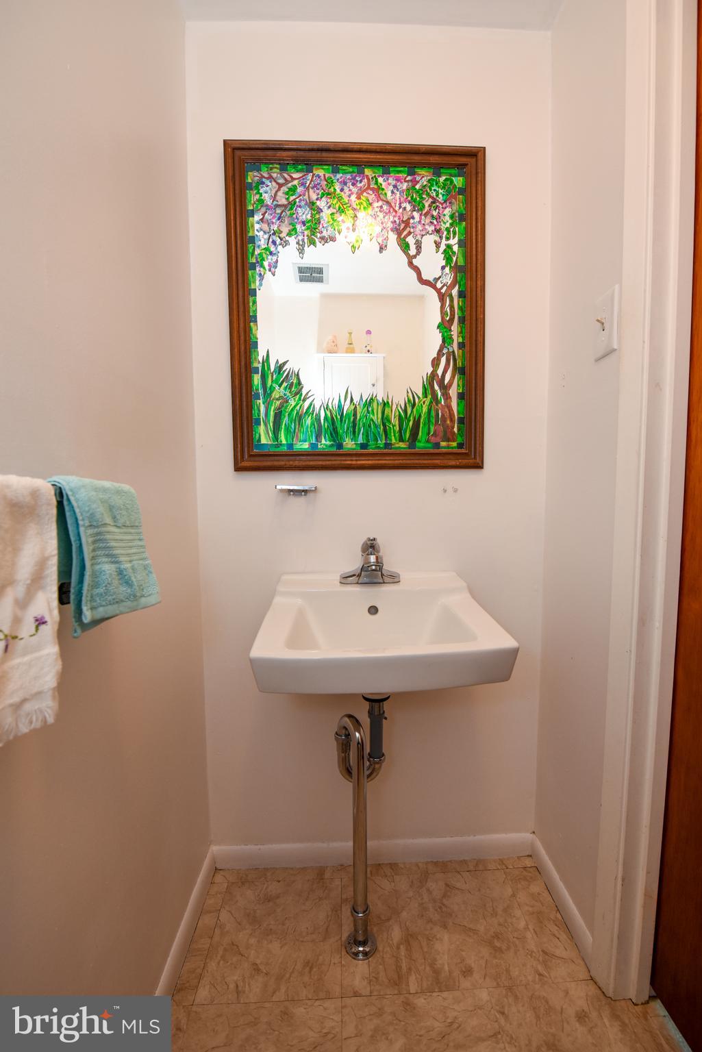 9725 Chapel Road Philadelphia, PA 19115 - Photo 14 of 29