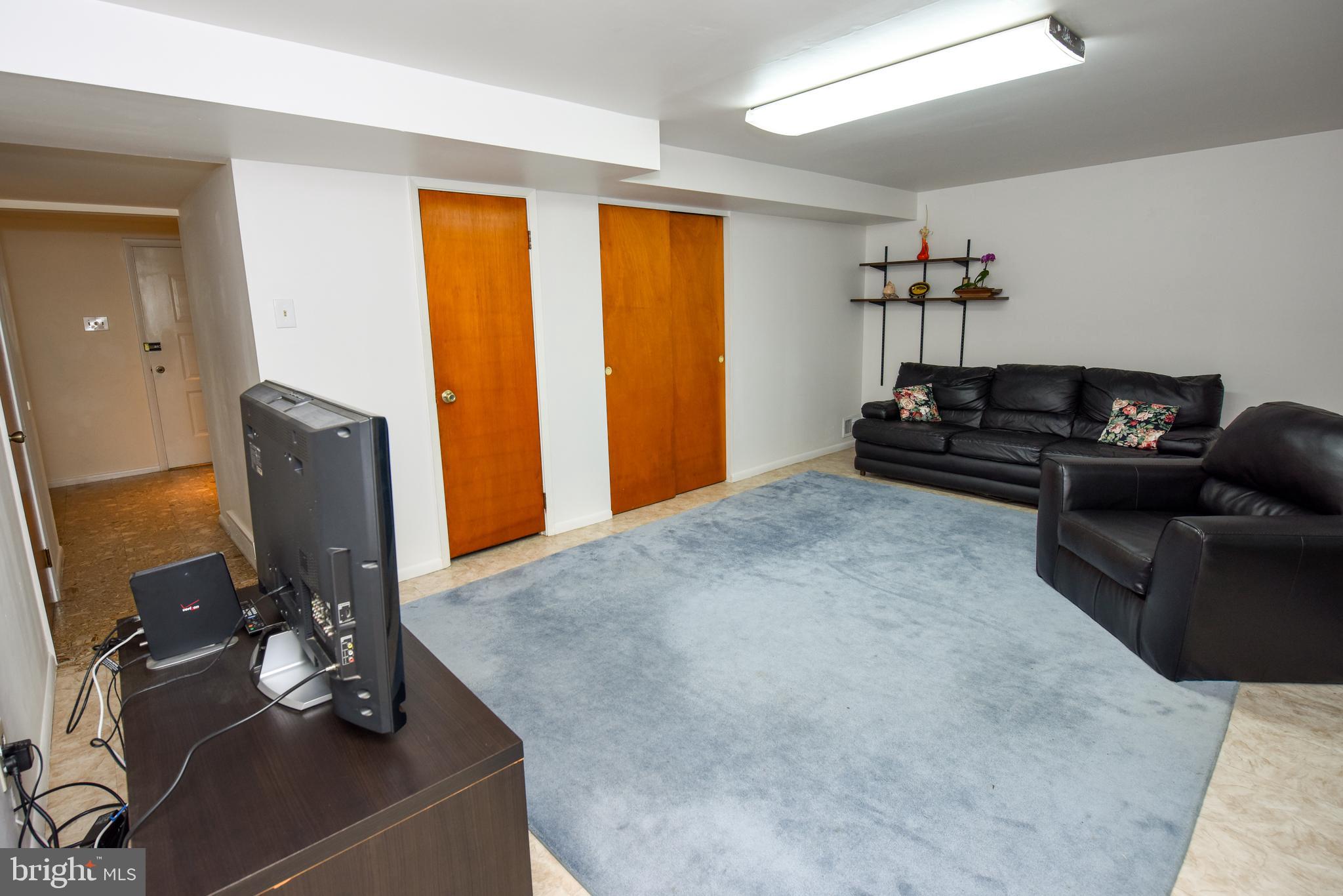 9725 Chapel Road Philadelphia, PA 19115 - Photo 15 of 29