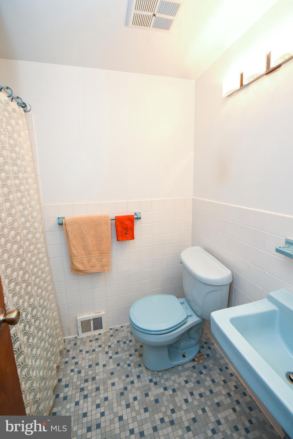 9725 Chapel Road Philadelphia, PA 19115 - Photo 23 of 29
