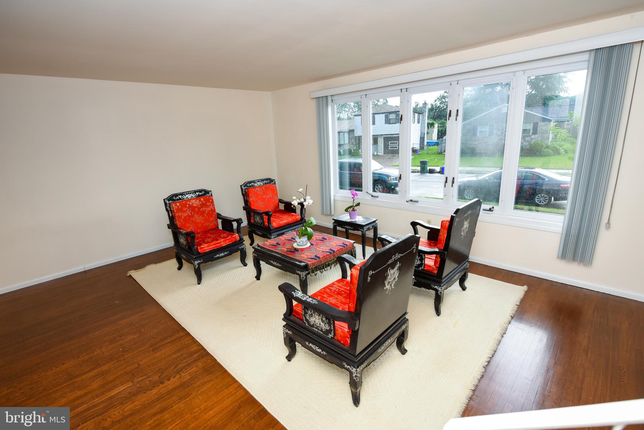 9725 Chapel Road Philadelphia, PA 19115 - Photo 5 of 29
