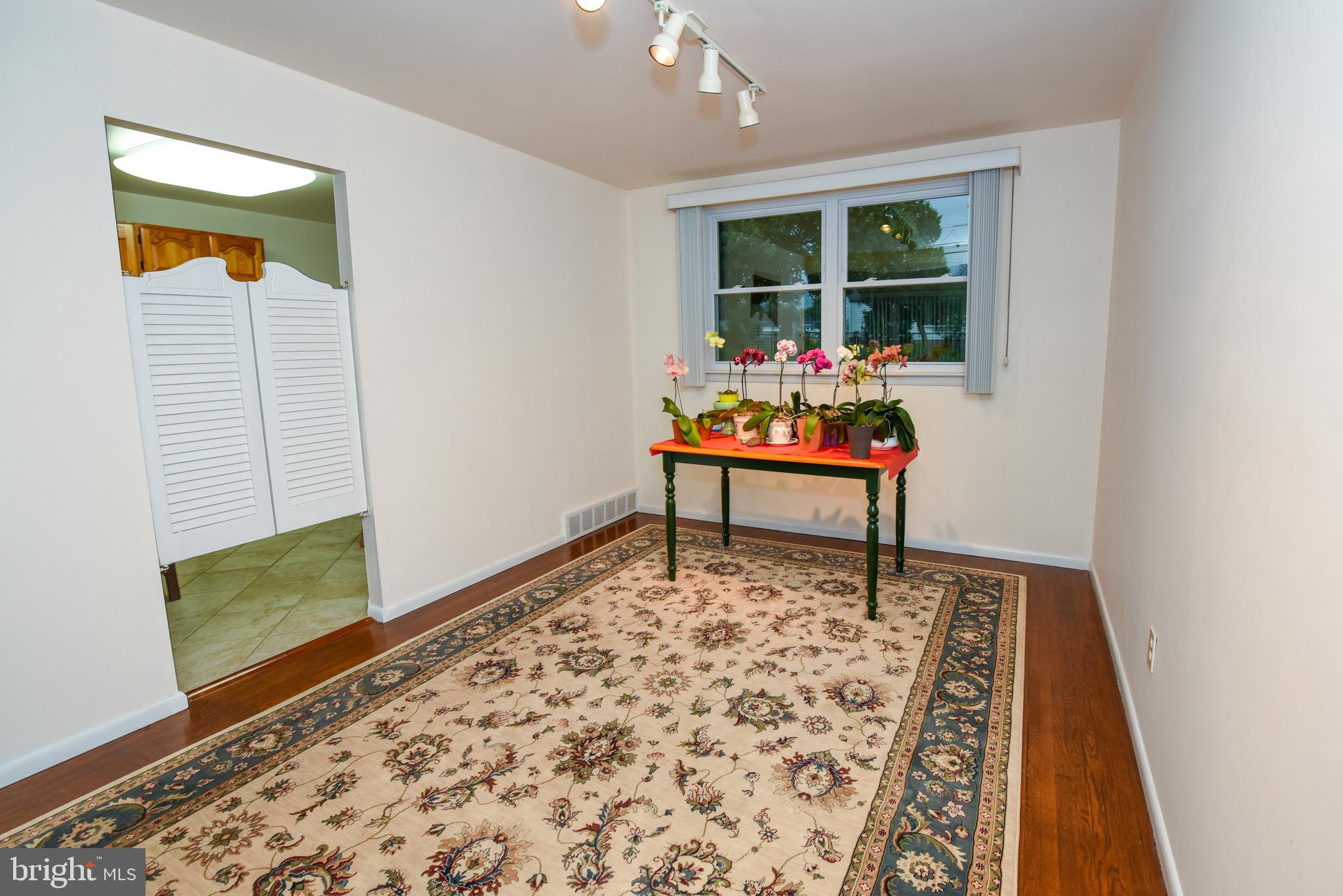 9725 Chapel Road Philadelphia, PA 19115 - Photo 7 of 29