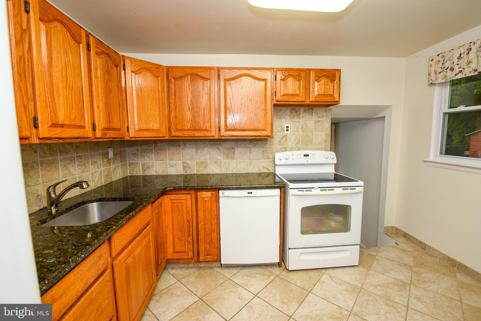 9725 Chapel Road Philadelphia, PA 19115 - Photo 8 of 29