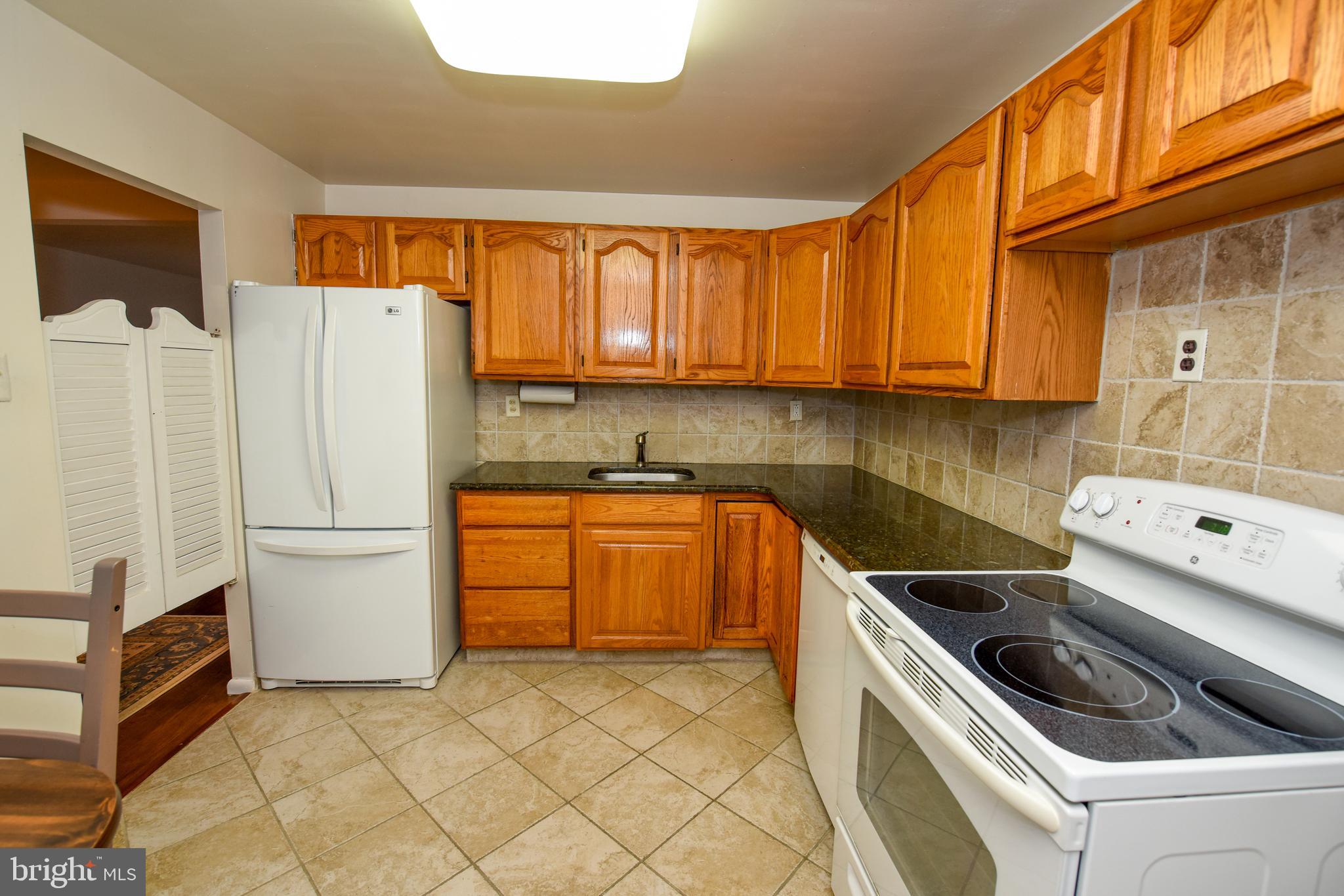 9725 Chapel Road Philadelphia, PA 19115 - Photo 9 of 29