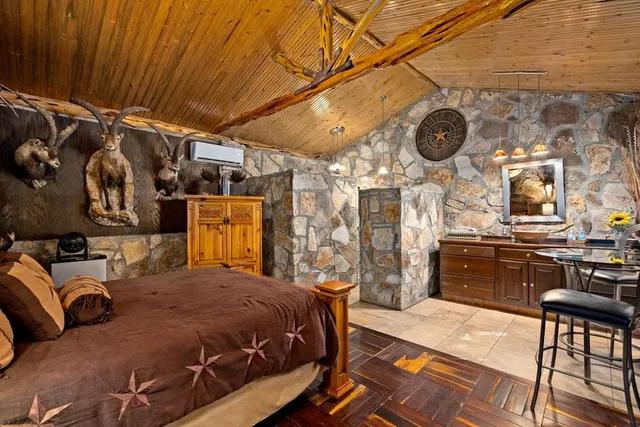 $1,950,000 | 0 West W Highway, Hunt, TX 78024