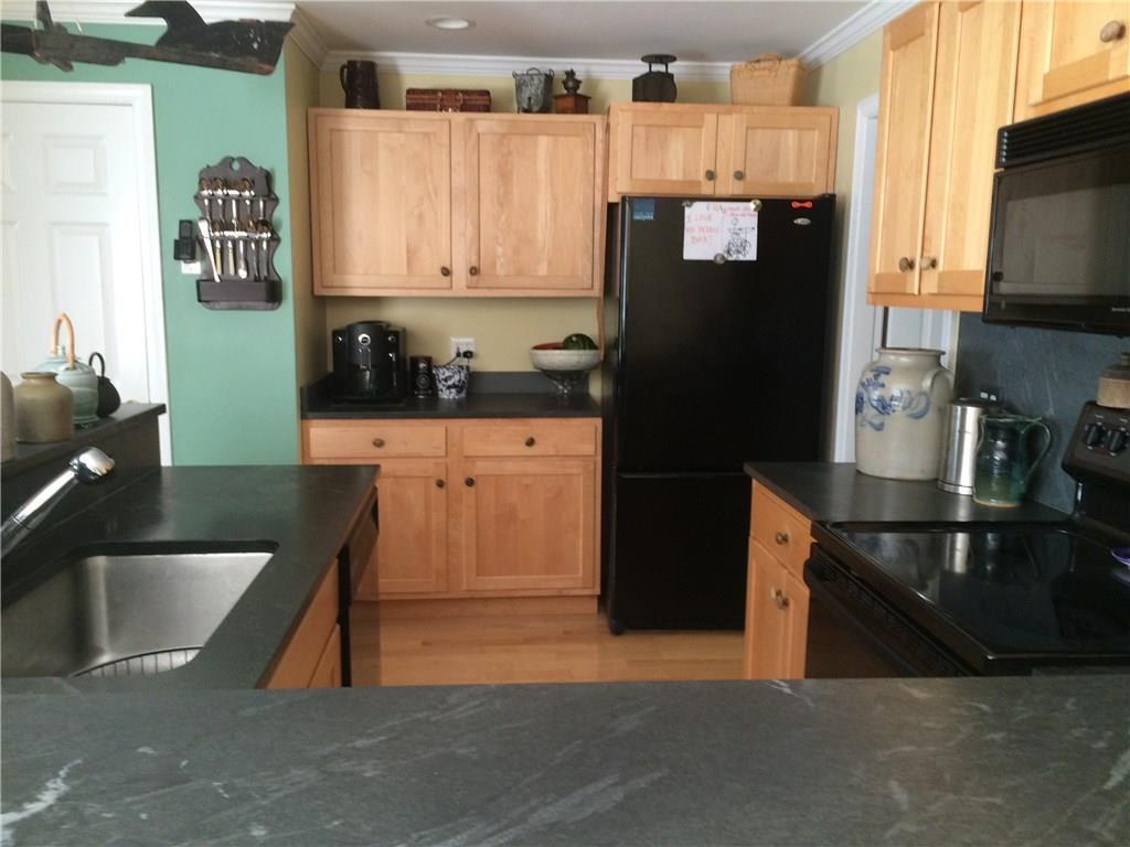 26 A Richardson Road, Unit 7 Bass Harbor, ME 04653 - Photo 10 of 16 kitchen2
