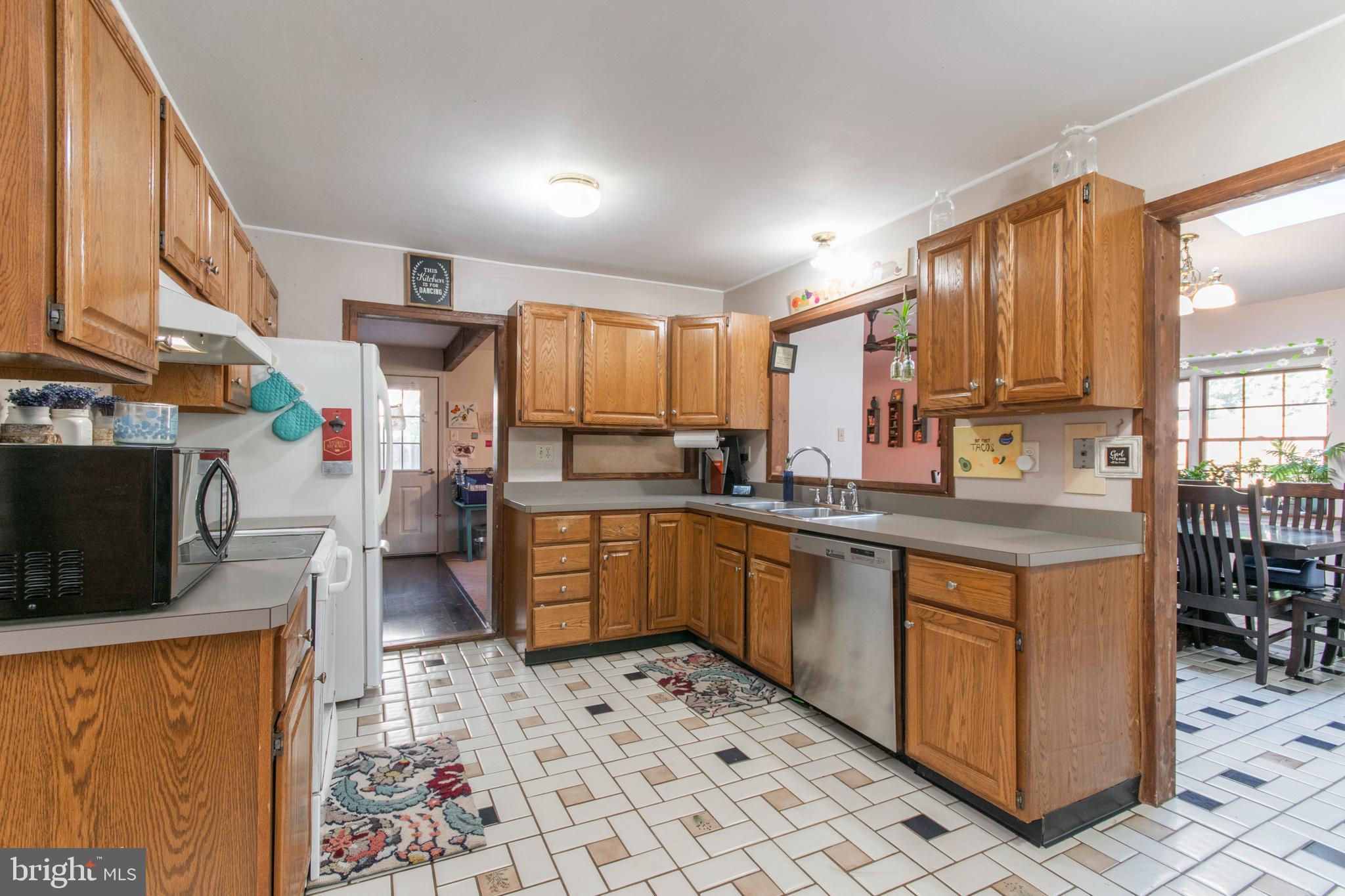 83 Terrace Road Levittown, PA 19056 - Photo 9 of 33