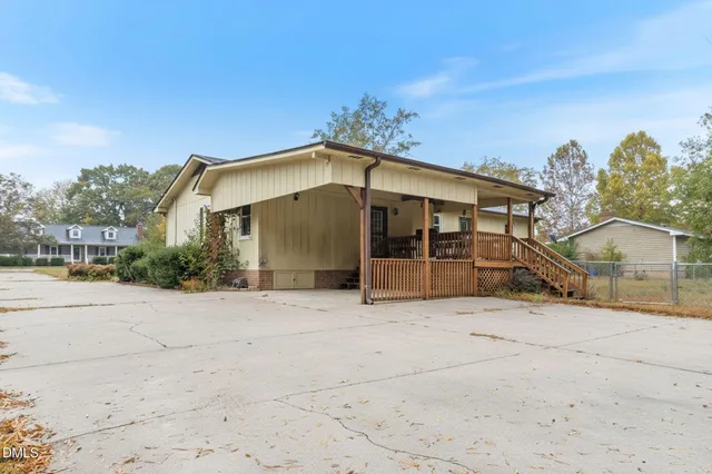 a view of a house with a outdoor space