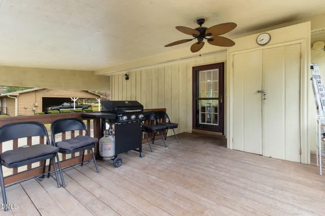 a view of a livingroom with furniture and furniture