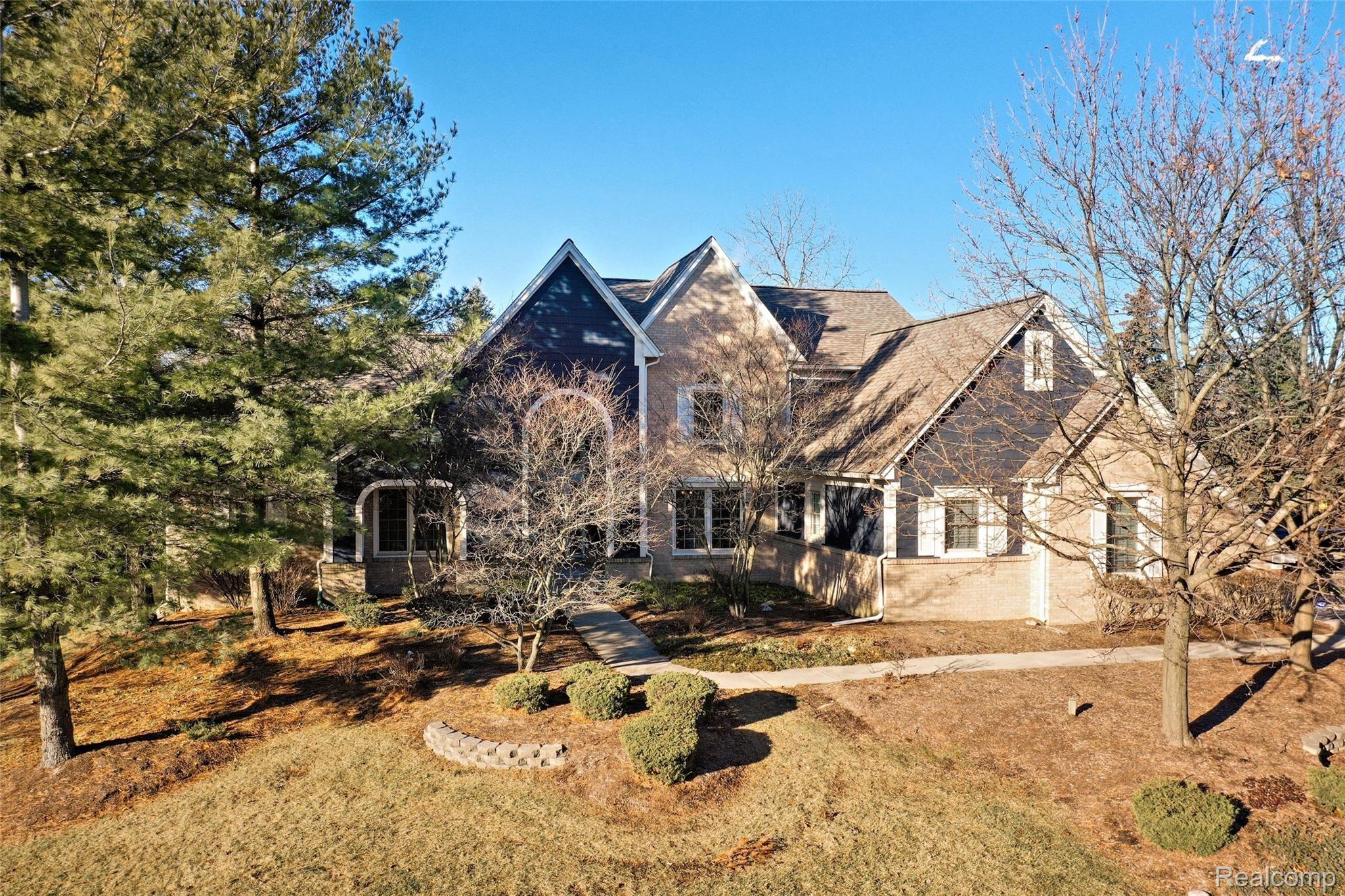 3960 Kaeleaf Road Lake Orion, MI 48360 - Photo 2 of 38 DJI_0944.jpg