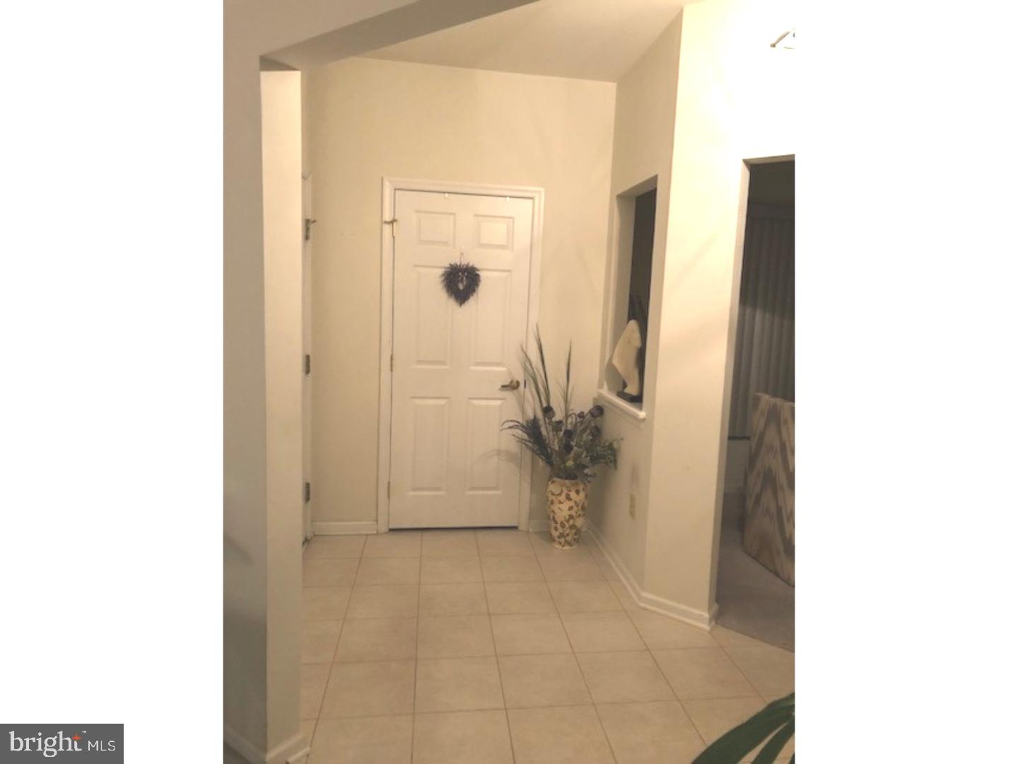 8 Laurel Ridge Lane Columbus, NJ 08022 - Photo 5 of 19 Foyer