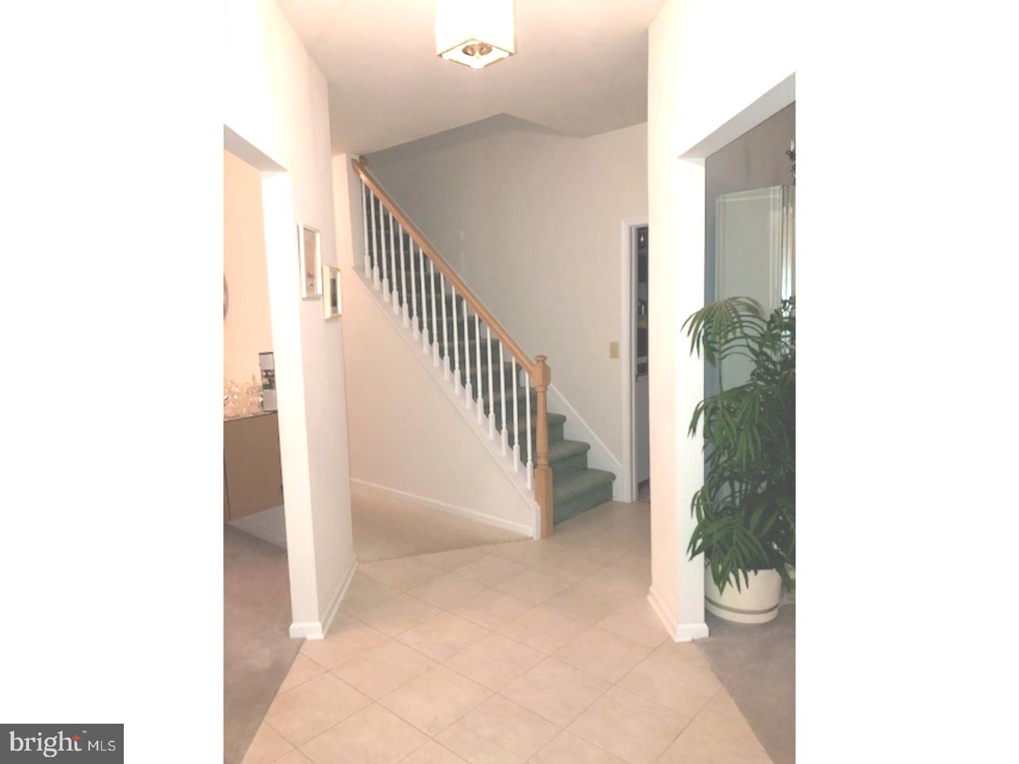 8 Laurel Ridge Lane Columbus, NJ 08022 - Photo 7 of 19 Foyer