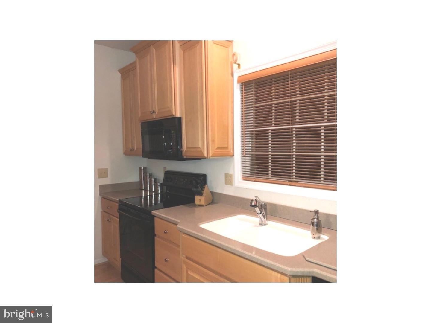8 Laurel Ridge Lane Columbus, NJ 08022 - Photo 9 of 19 Kitchen