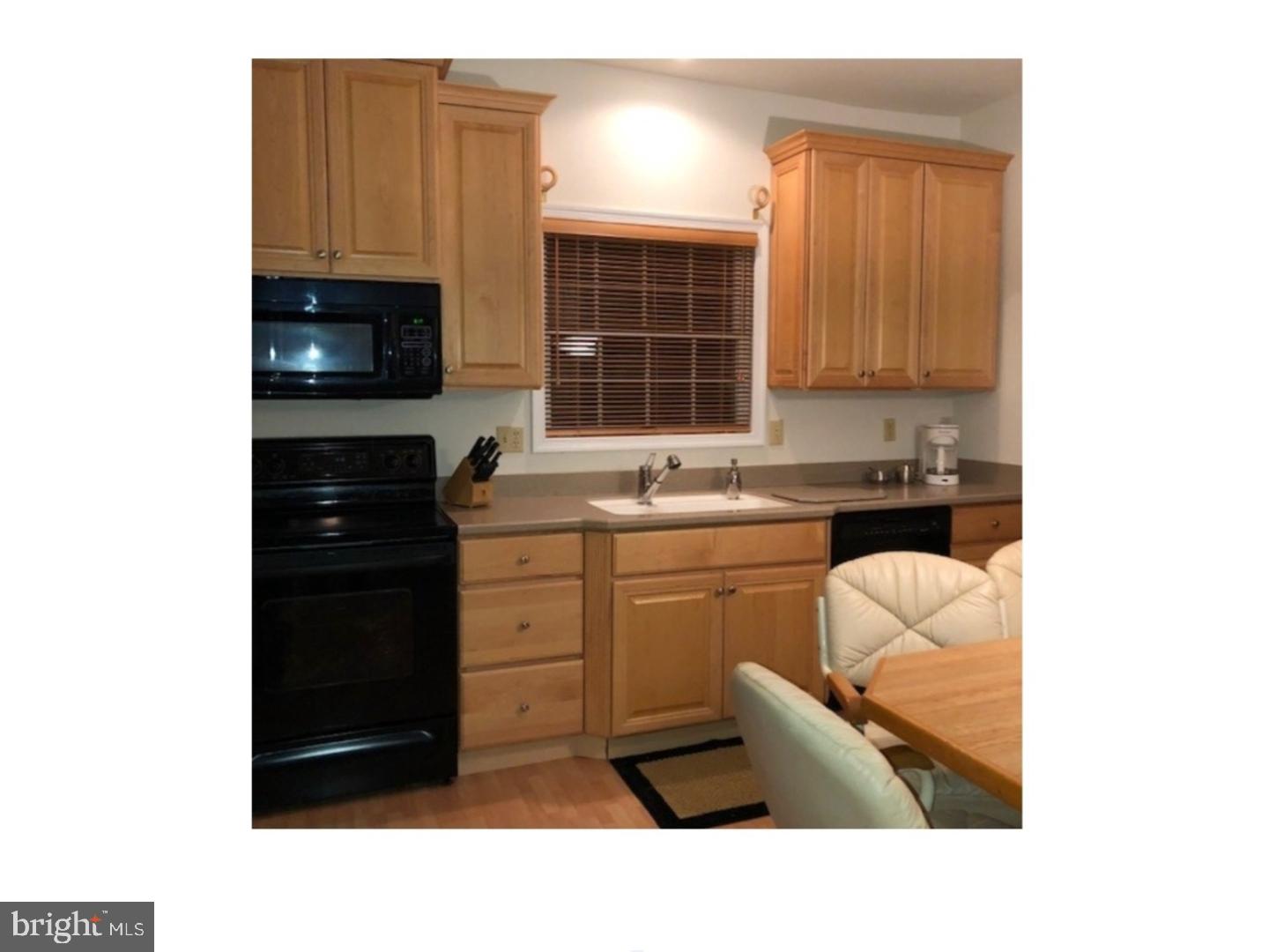 8 Laurel Ridge Lane Columbus, NJ 08022 - Photo 10 of 19 Kitchen