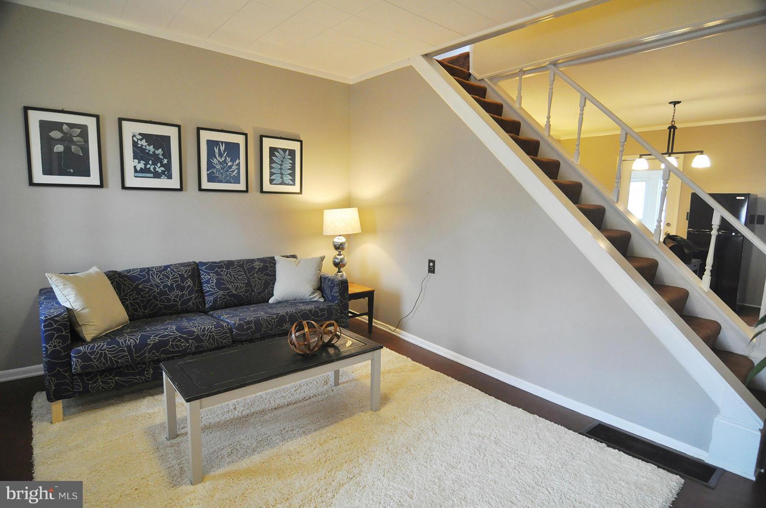 3808 Falls Road Baltimore, MD 21211 - Photo 4 of 11 Living Room