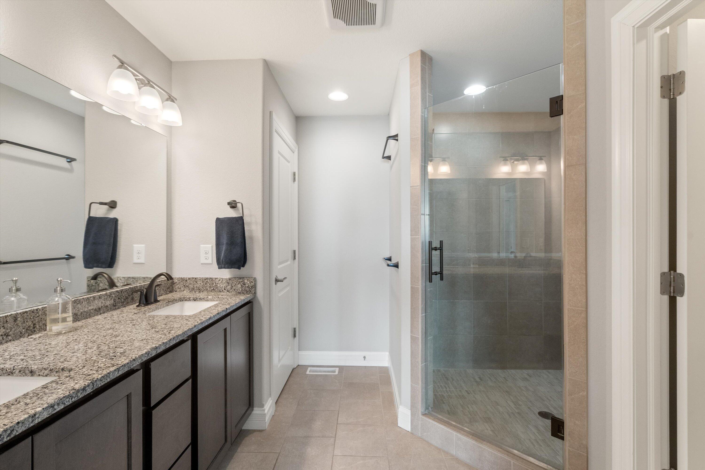3951 Sienna Court Caledonia, WI 53126 - Photo 36 of 52 Primary Bathroom