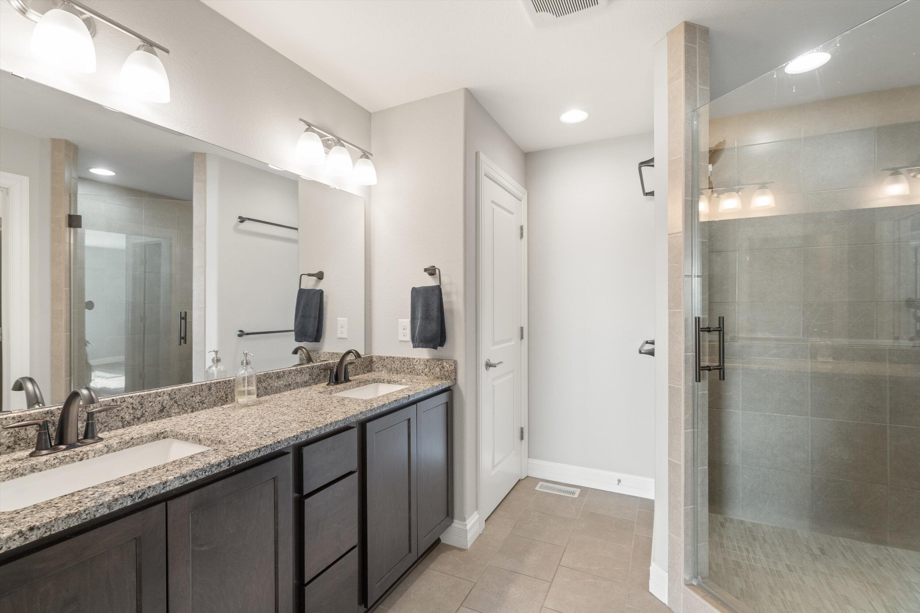 3951 Sienna Court Caledonia, WI 53126 - Photo 37 of 52 Primary Bathroom