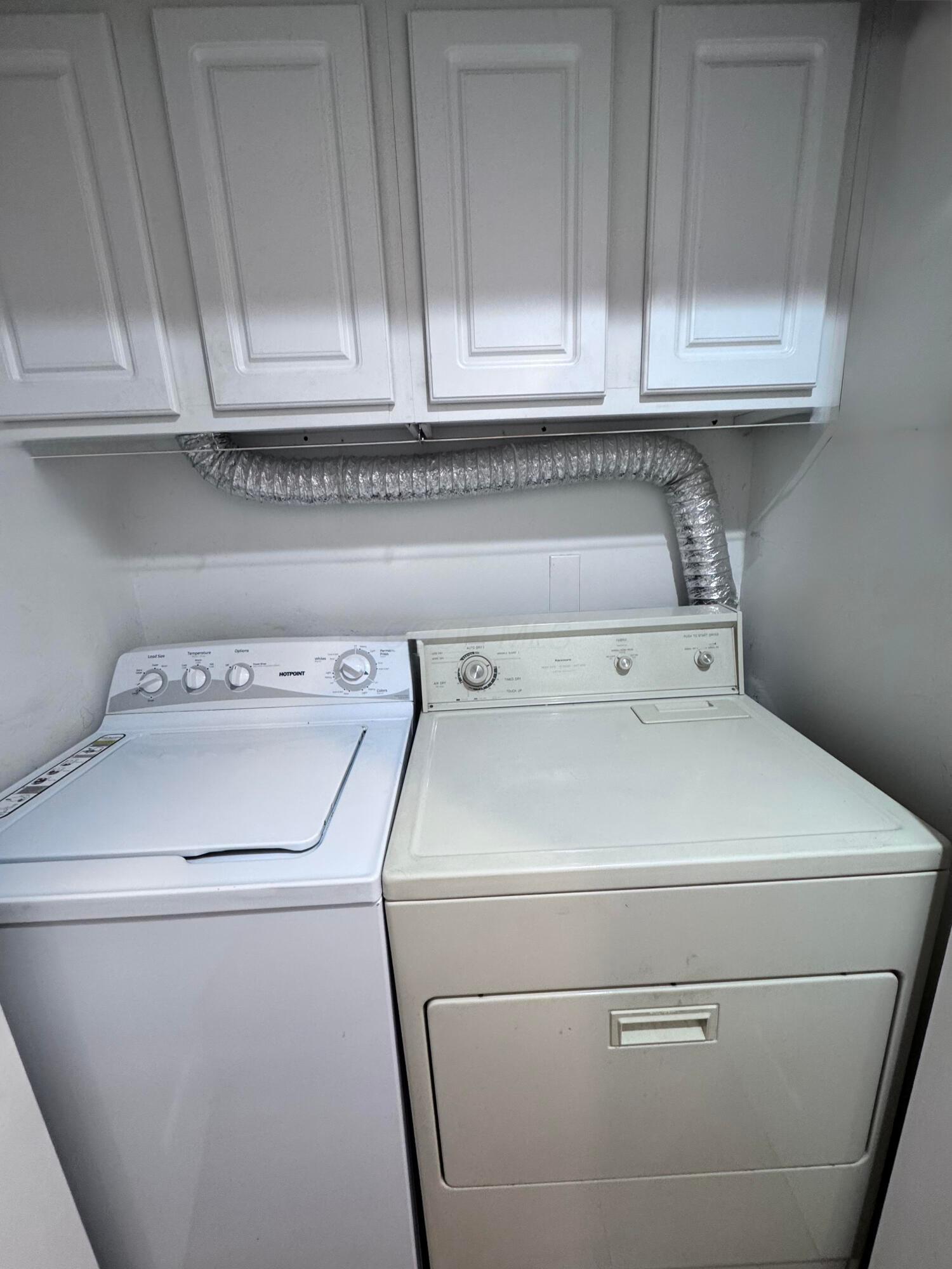 412 Charles Spring Drive Powell, OH 43065 - Photo 23 of 25 Laundry room, 1st level