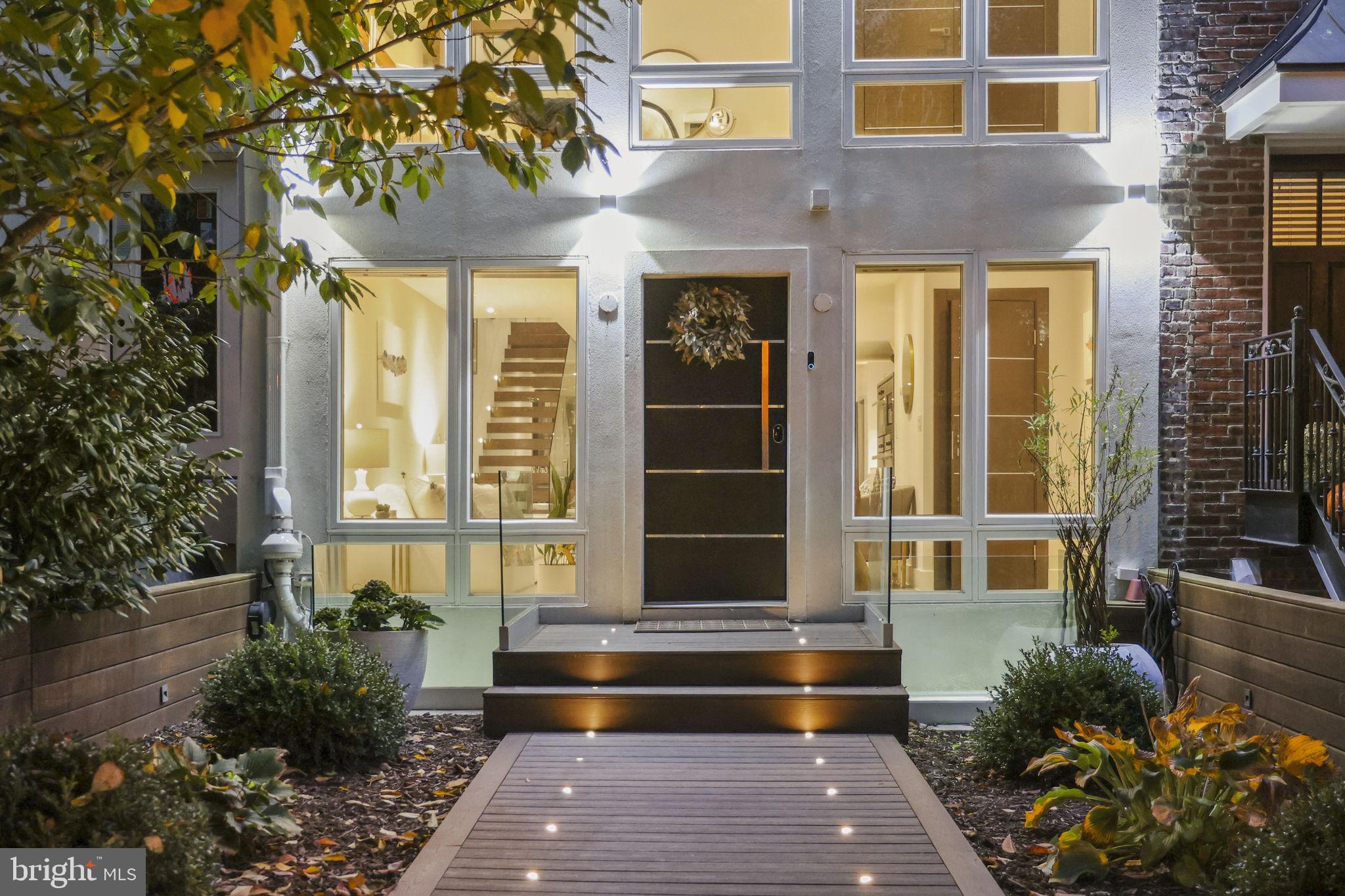 3722 R Street Northwest Washington, DC 20007 - Photo 3 of 66