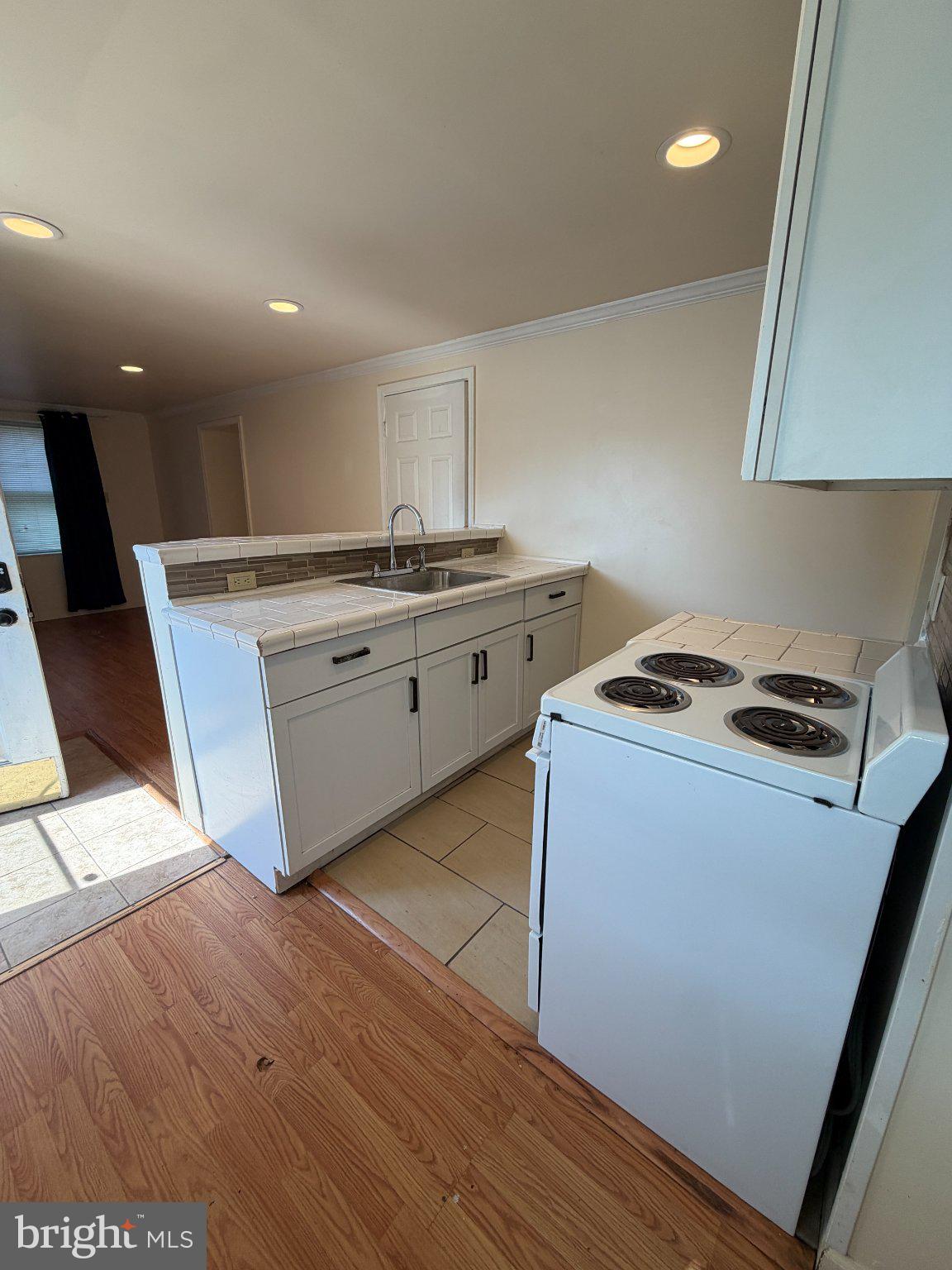 356 Easton Road, Unit FRONT Horsham, PA 19044 - Photo 6 of 13 Gallery Image 6