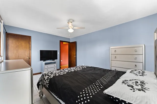 $374,900 | 1 Hallmark Gardens, Unit 8, Burlington, MA 01803