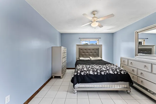 $374,900 | 1 Hallmark Gardens, Unit 8, Burlington, MA 01803