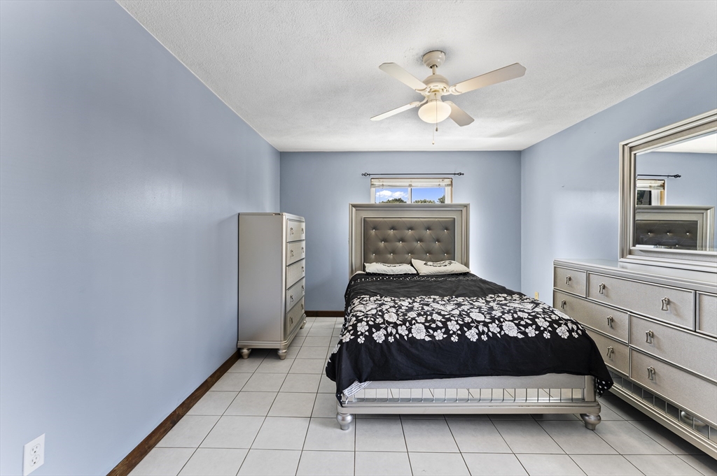 1 Hallmark Gardens, Unit 8 Burlington, MA 01803 - Photo 17 of 30