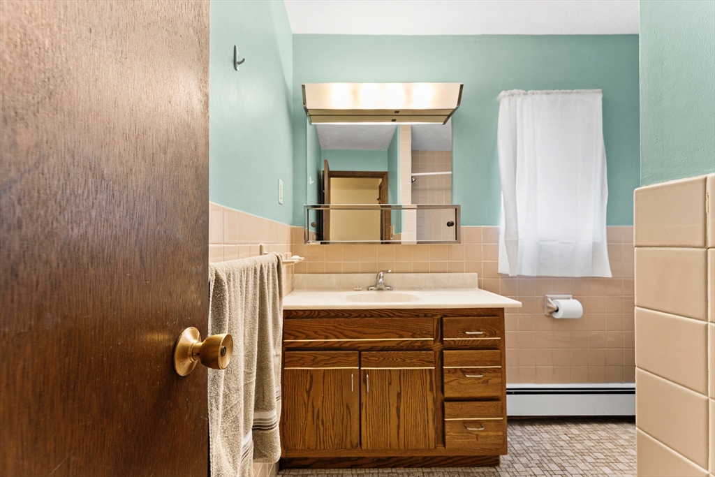 1 Hallmark Gardens, Unit 8 Burlington, MA 01803 - Photo 19 of 30