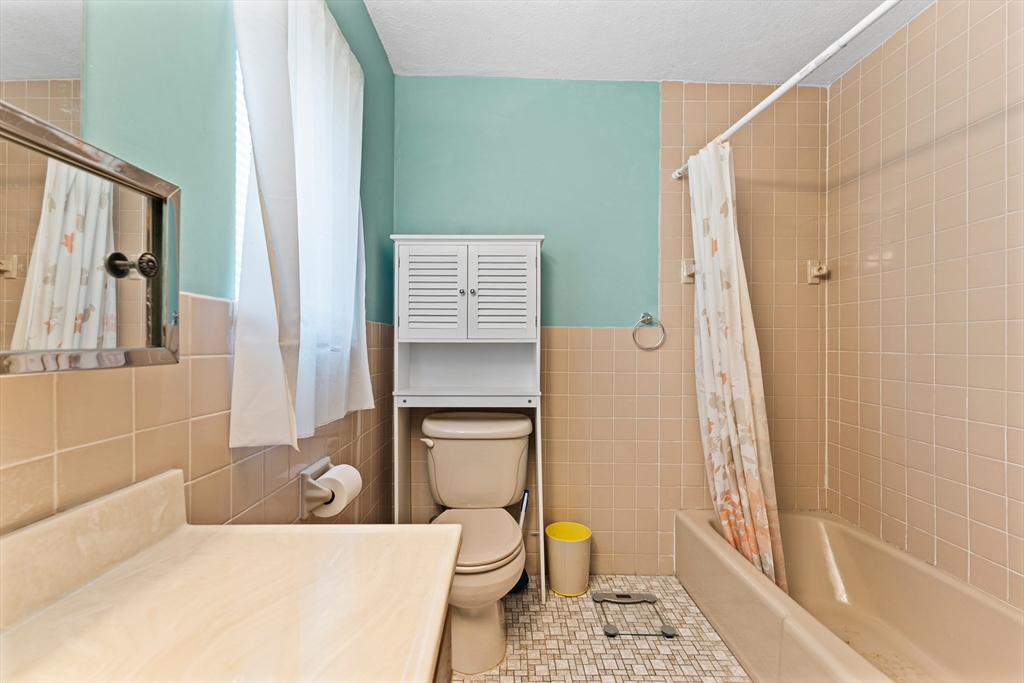 1 Hallmark Gardens, Unit 8 Burlington, MA 01803 - Photo 20 of 30