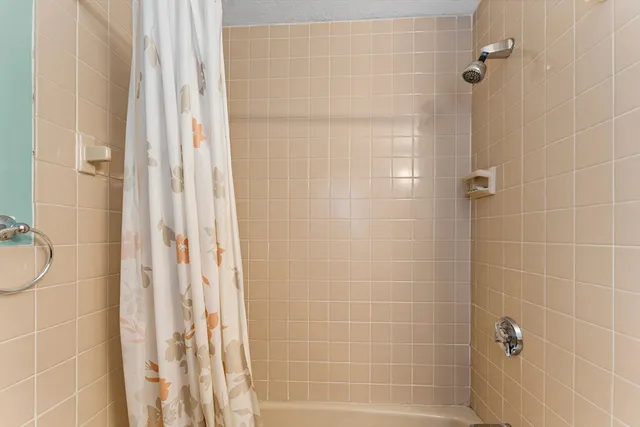 $374,900 | 1 Hallmark Gardens, Unit 8, Burlington, MA 01803