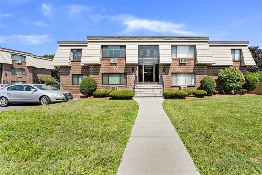 1 Hallmark Gardens, Unit 8 Burlington, MA 01803 - Photo 24 of 30