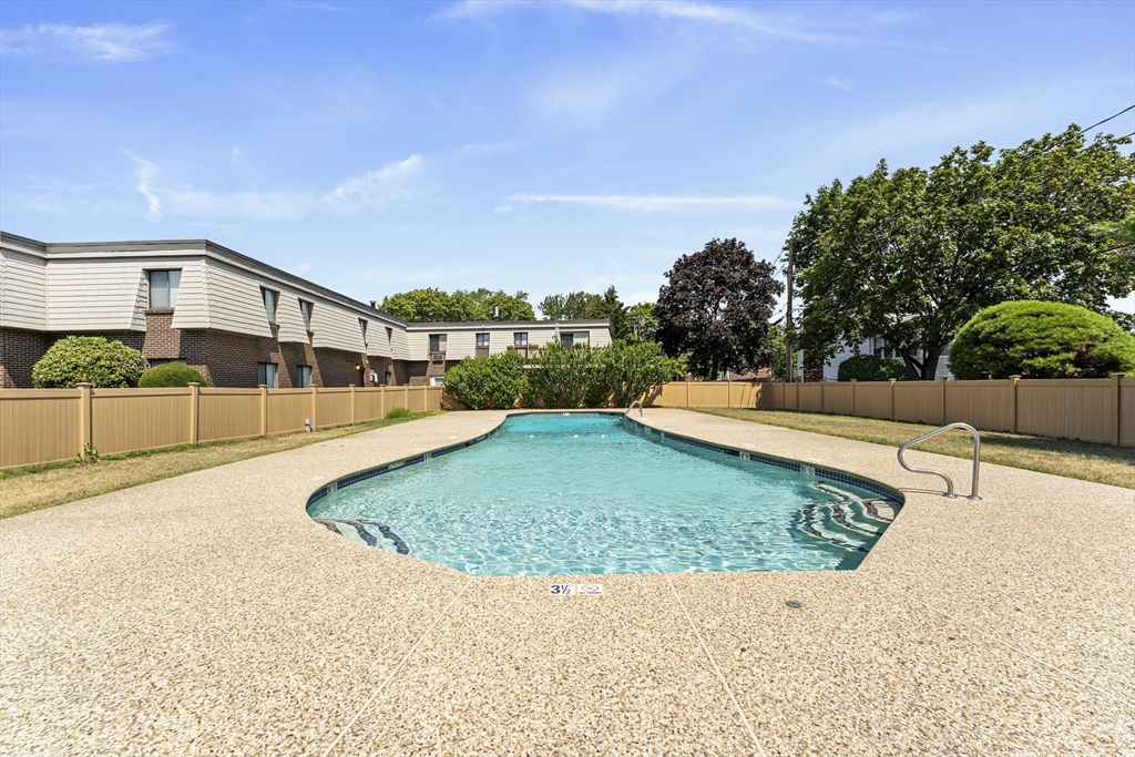 1 Hallmark Gardens, Unit 8 Burlington, MA 01803 - Photo 29 of 30